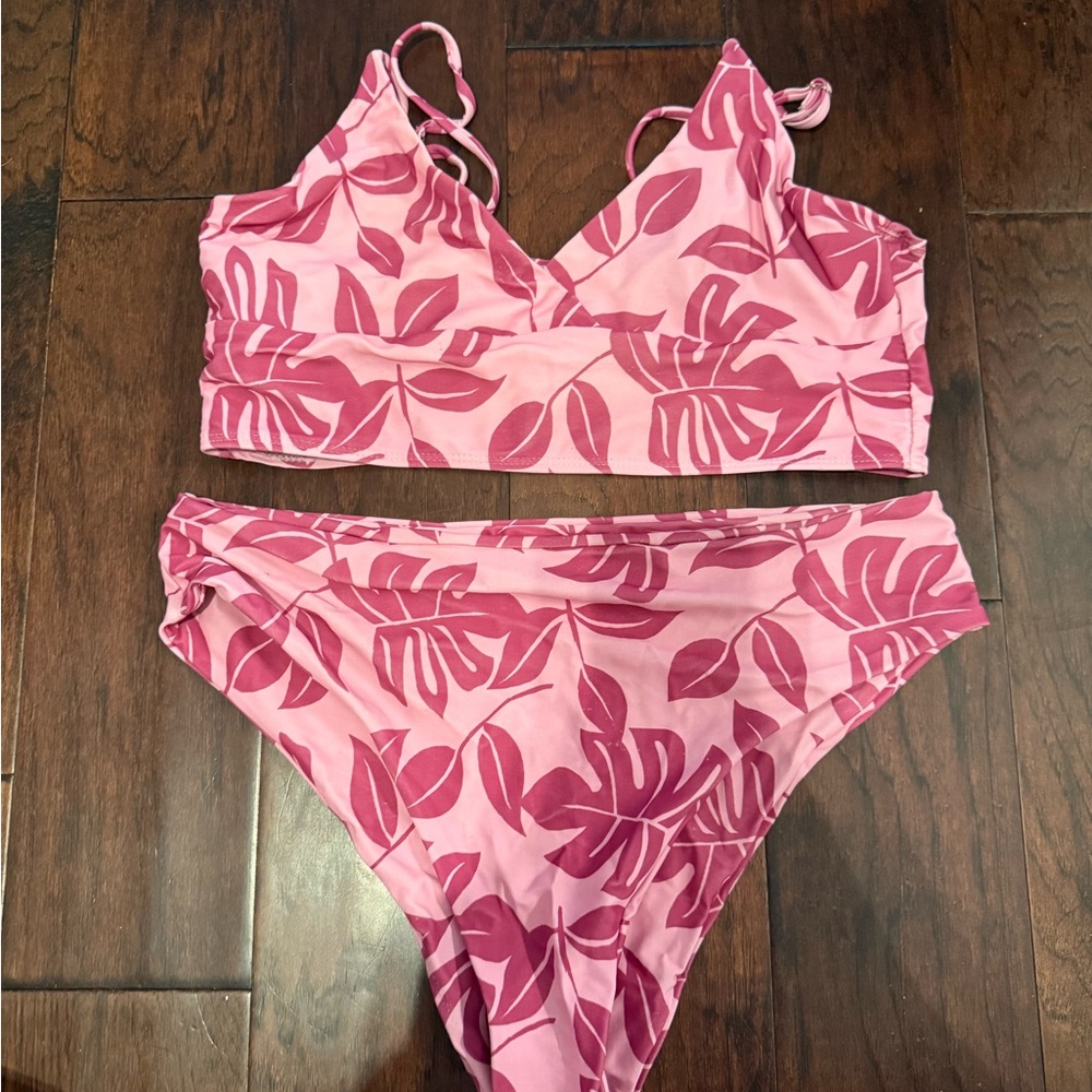 SHEIN Pink Leaf Print Bikini